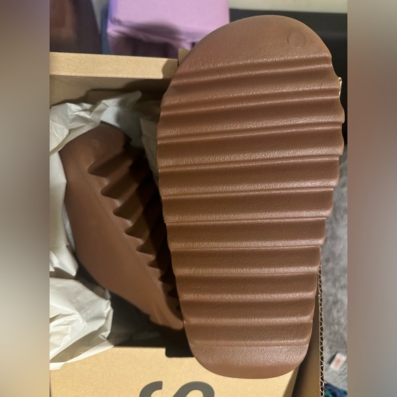 Yeezy slides - Picture 3 of 3